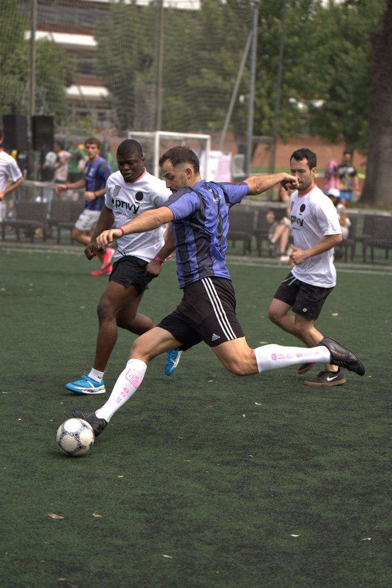 UniswapFND's tweet photo. Last week, 32 teams in crypto took to the pitch

Huge thanks to all the players who participated https://t.co/SX5aJQm8t7