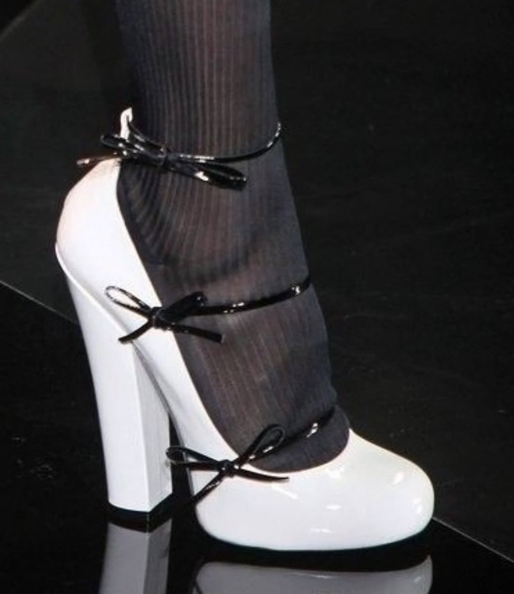 badestoutfit's tweet image. louis vuitton ‘fetish’ pumps fw11 by marc jacobs