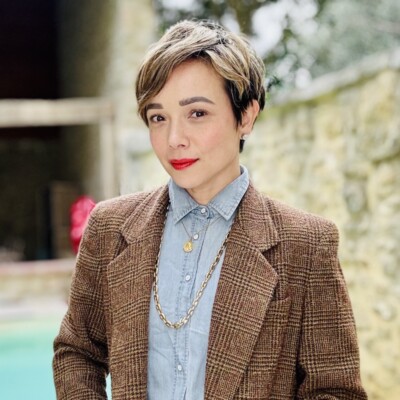 PodcastGuests's tweet image. Leslie Juvin-Acker’s Journey from Near-Death to New Life: Insights from a #Psychic Medium and #Healer. Learn more and book her on your podcast. podcastguests.com/expert/lesliej…