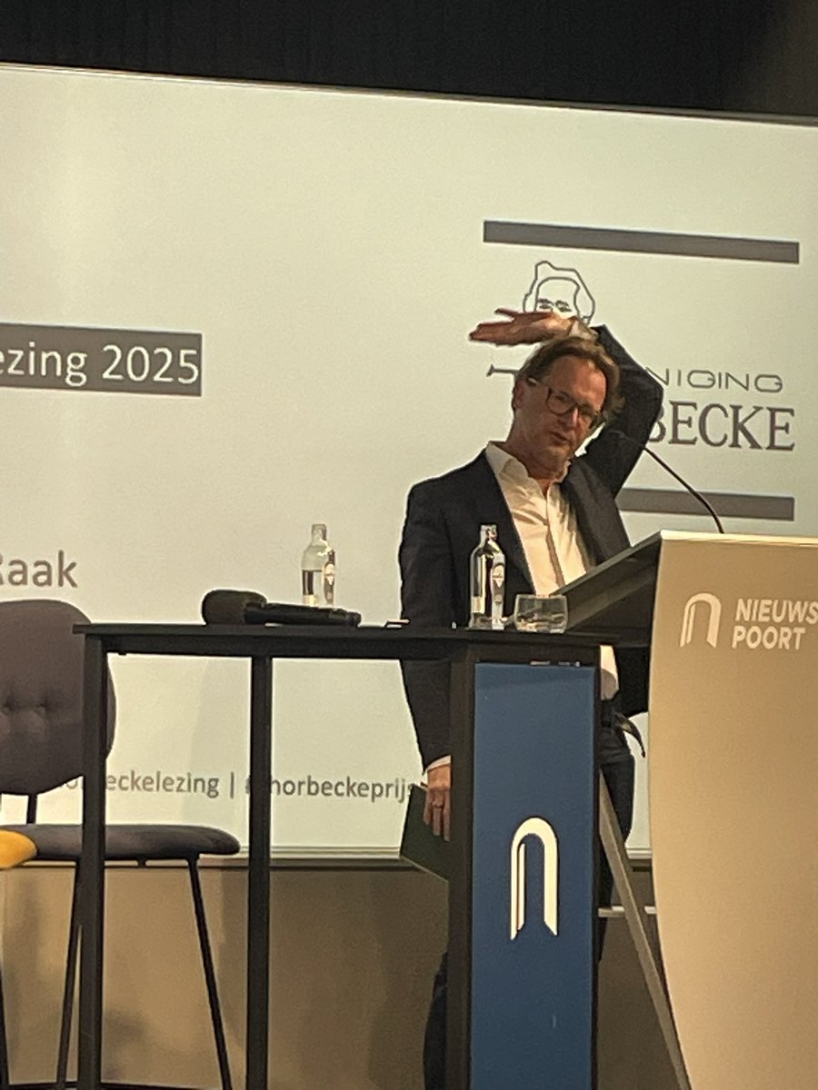 bramdonkers's tweet photo. Met de hoogleraar Erasmische Waarden, Ronald van Raak @erasmusuni als coreferent. Met aansluitend de confrontatie o.l.v. @MBreedveld #thorbeckelezing @ver_thorbecke @nieuwspoort https://t.co/FoQQO6lBpx