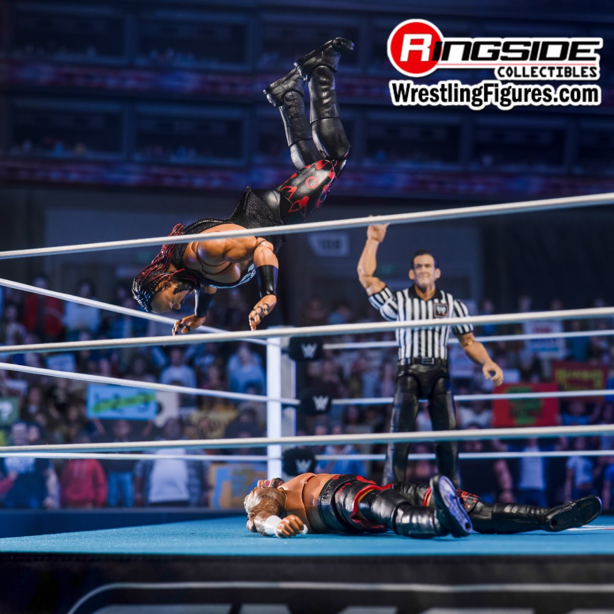 RingsideC's tweet image. It’s ALL GAS, NO BRAKES! The Samoan Werewolf, Jacob Fatu, finally joins the @Mattel @WWE Ultimate Edition lineup. Displaying him in the Real Scale Ring just makes sense.

Shop Now ➡️ Ringsid.ec/JacobFatuRing

📷 @KingdomFigure 

#RingsideCollectibles #WrestlingFigures #Mattel #WWE…