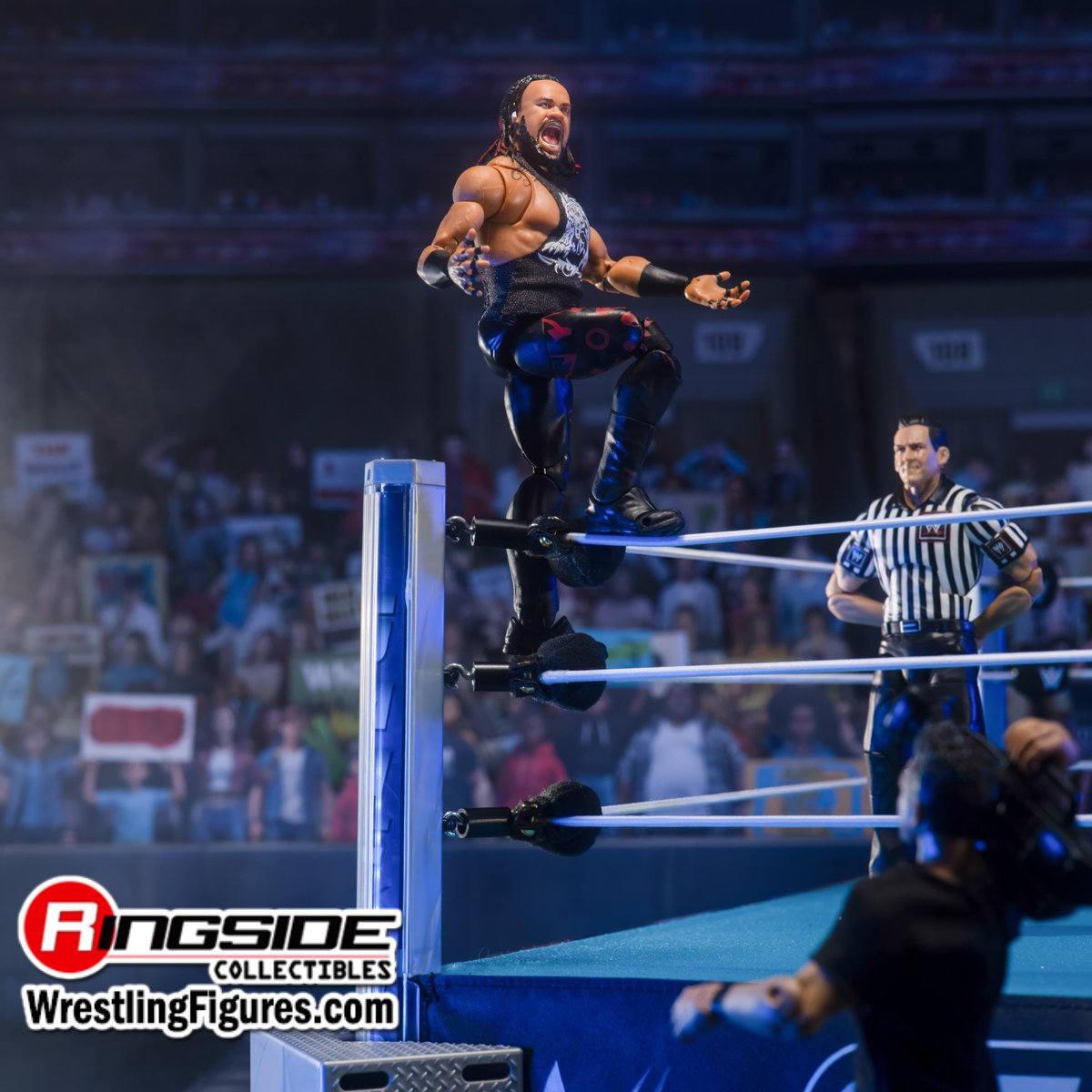 RingsideC's tweet image. It’s ALL GAS, NO BRAKES! The Samoan Werewolf, Jacob Fatu, finally joins the @Mattel @WWE Ultimate Edition lineup. Displaying him in the Real Scale Ring just makes sense.

Shop Now ➡️ Ringsid.ec/JacobFatuRing

📷 @KingdomFigure 

#RingsideCollectibles #WrestlingFigures #Mattel #WWE…