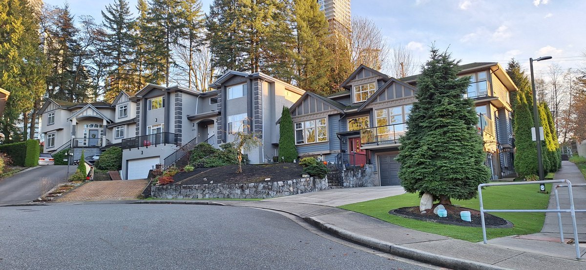 metrotowner's tweet image. 1/⚡️Nov 2025, Tracking #Burnaby's #Rathburn neighbourhood transformation.

#OCP2050 opened Rathburn on North Rd to 12 storeys and the rest to 8 storeys, right up to the salmon habitat of Stoney Creek. Within a year, all North Rd owners (red) agreed to sell; incl. 2007 builds.