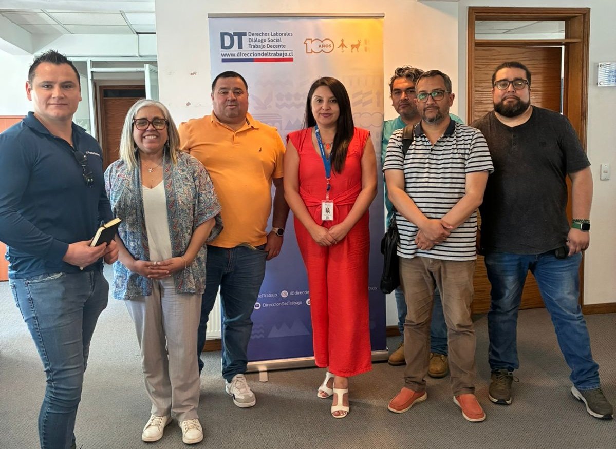 drt_biobio's tweet image. En @DirecDelTrabajo #Biobio, Directora Regional y Coord RRLL (s) recibió a Confederación Unión Portuaria, donde capacitaron respecto del cumplimiento de la obligación de seguridad contenida en el artículo 184 del Código del Trabajo
#DerechosLaborales #DialogoSocial