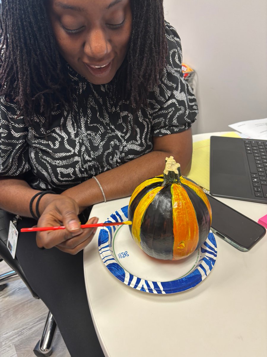 Enjoy a small #photodump of our recent holiday festivities! Happy belated birthday, also, to Tandi and Hallie! We are definitely all feeling the holiday spirit. ❄️ #MondayMotivation