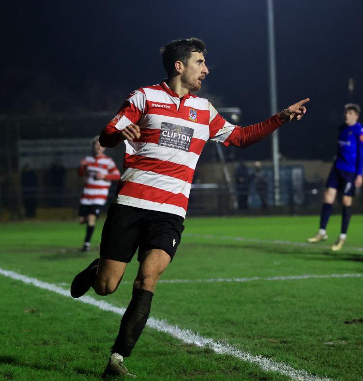 Kingstonian football club are ecstatic to announce the return of Eddie Simon to the club. 
Eddie rejoins us after recently departing Tonbridge Angels having scored 10 goals for them already this season. 
The Isthmian South Central Golden Boot Winner from the 2024-25 season, who