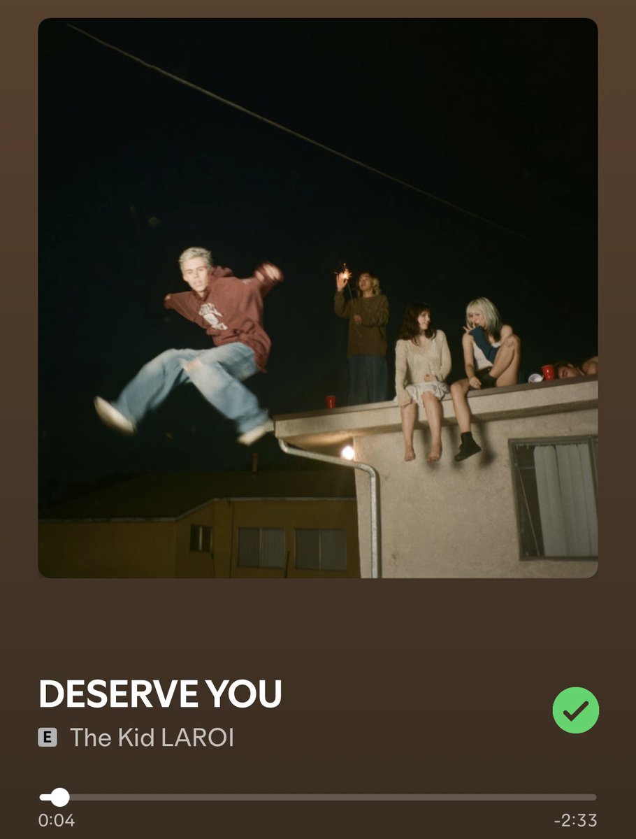 hobimoonave's tweet photo. how I feel when this song comes on https://t.co/1CDhanlbNg