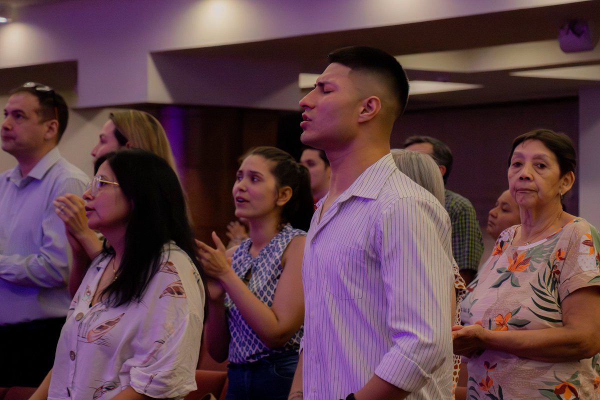 Mqvpy's tweet image. 🔥🙌 Viernes de palabra y transformación en MQV 🙌🔥

El Pr. Erick Craiyacich nos compartió un mensaje poderoso titulado “Enemigos de la gracia”, recordándonos que nada puede apagar la obra que Dios quiere hacer en nuestros corazones cuando abrazamos Su gracia con humildad y…