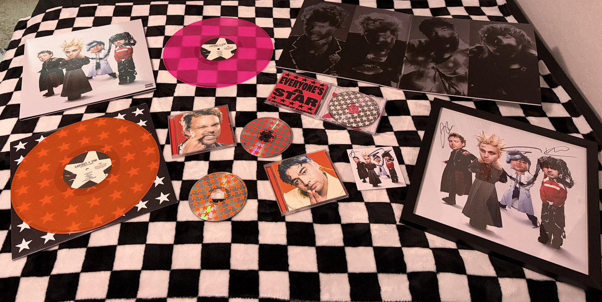 CALM_for_5SOS's tweet image. alexa play empty wallets by 5SOS…