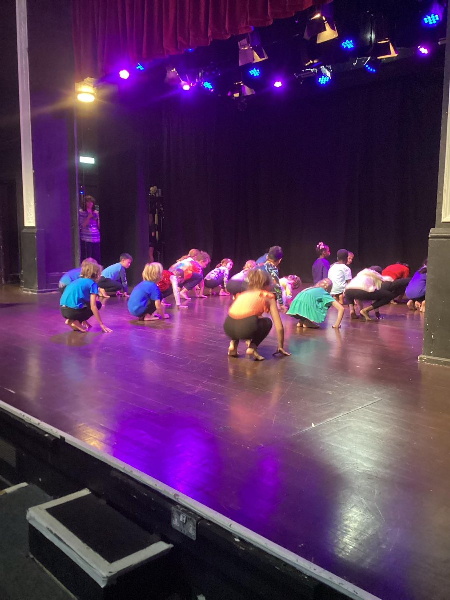 Year 3 had a great afternoon, and evening, performing their dance routine at the Barnfield Theatre. They have been working hard for the past half term with Miss Perret from <a href="/PEG_Exe/">Premier Education Exeter</a> and were brave, confident and absolute superstars! 🤩 #findingthelight <a href="/stchris_trust/">St Christopher’s Trust</a>