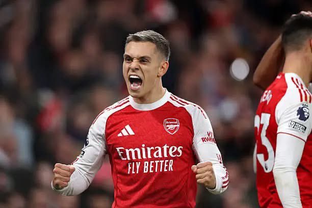 Arsenalnewschan's tweet image. 🗣️Rio Ferdinand believes Leandro Trossard deserves more praise from the #Arsenal fans: “Trossard has been ridiculous. He doesn’t get the love he deserves from Arsenal fans because his goal contributions since he signed, only Saka has got more. Important goals he scores, whether…