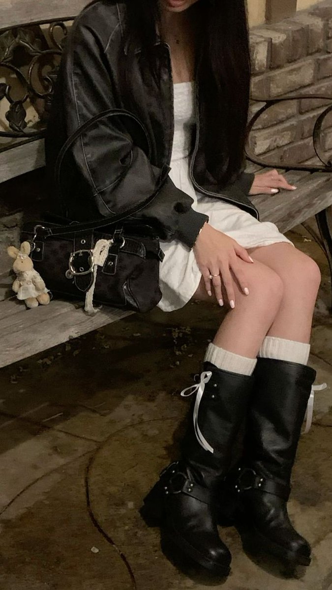 meinko__'s tweet image. go to pinterest and search : 

&quot;celebrity&quot;  
&quot;outfit&quot;  
&quot;quote&quot;  
&quot;aesthetic&quot;