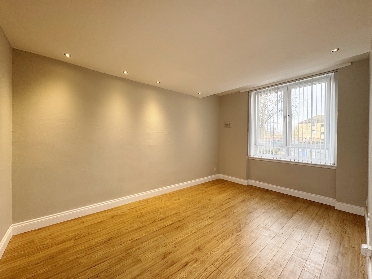 LookingToRent1's tweet image. Available Wednesday!!

2 Bedroom Flat To Let, 55 Madras Street, Bridgeton, Glasgow, G40 1LF

Further information will be available soon on social media and lookingtorent.co.uk

#lookingtorent #propertymanagement #lettingagentglasgow #glasgowlettingagent #bridgeton #glasgow
