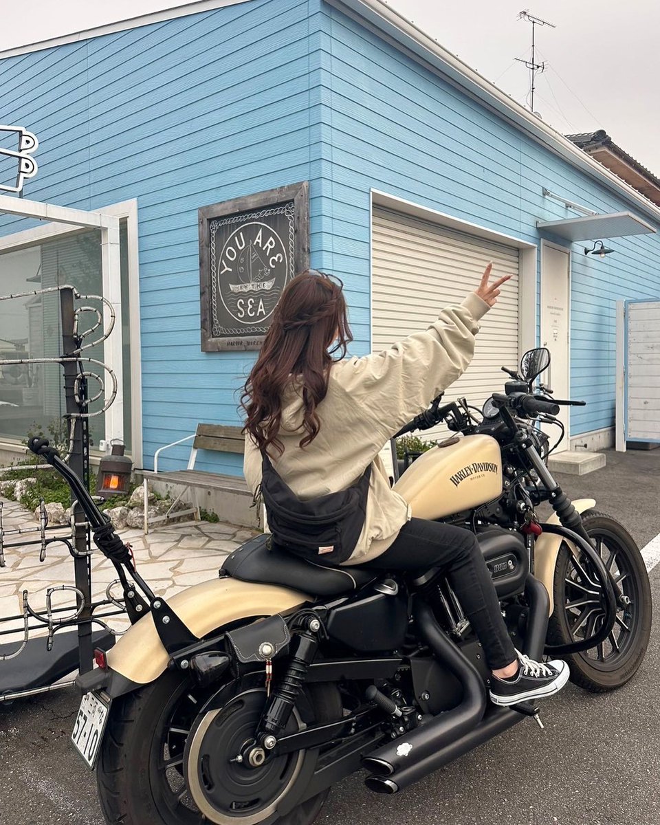 VinayManohar5's tweet image. 今日はこの子とゆっくり散歩。
走っても、止めても、絵になる存在。
#バイク好きな人と繋がりたい #相棒 #カワサキ