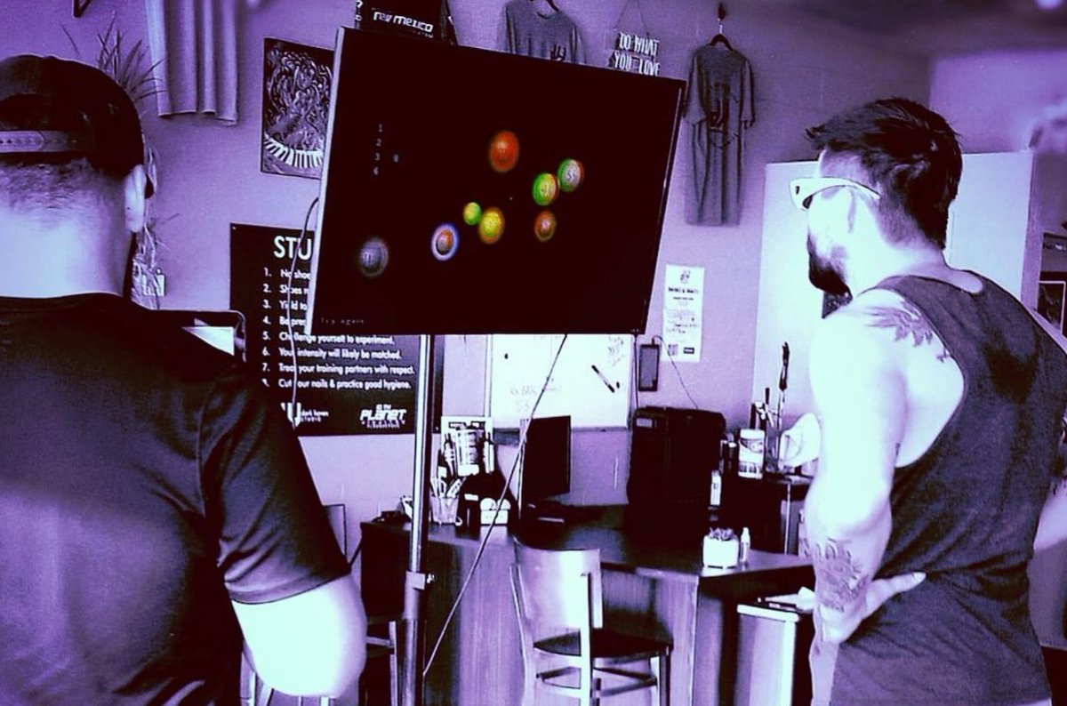 NeuroTrackerCSi's tweet photo. Cognitive training for elite MMA fighters, coached by Dr. Roman Velasquez at Neuro Peak Performance.
#NeuroTracker #MMA #CombatSports https://t.co/t6fG1Fajyg