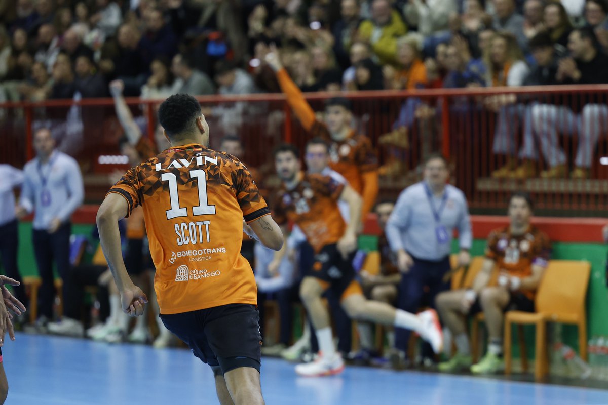 🔝 Junior est à la maison!

⭐️ Soberbio el partido de Junior Scott con 6 goles y desbordando confianza