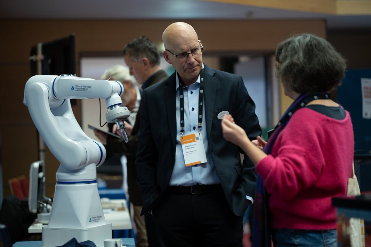 BGSgroup_eu's tweet image. Walking through the exhibition hall at AUTOMA+ 2025, you can feel the buzz - delegates stopping by booths, testing digital tools and discovering technologies that just a few years ago felt like science fiction.

#AUTOMAplus2025 #Pharma #Digitalisation #FocusExhibition