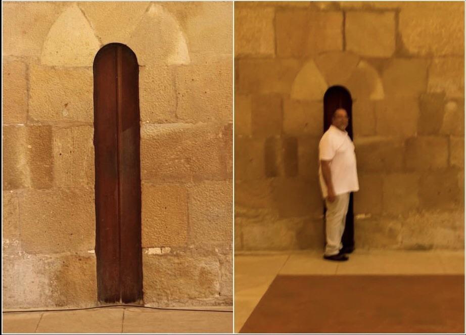 BiancoDavinci's tweet image. The door to the dining area of the Alcobaça Monastery in Portugal was made narrow so that monks who got too fat were forced to go into fasting.