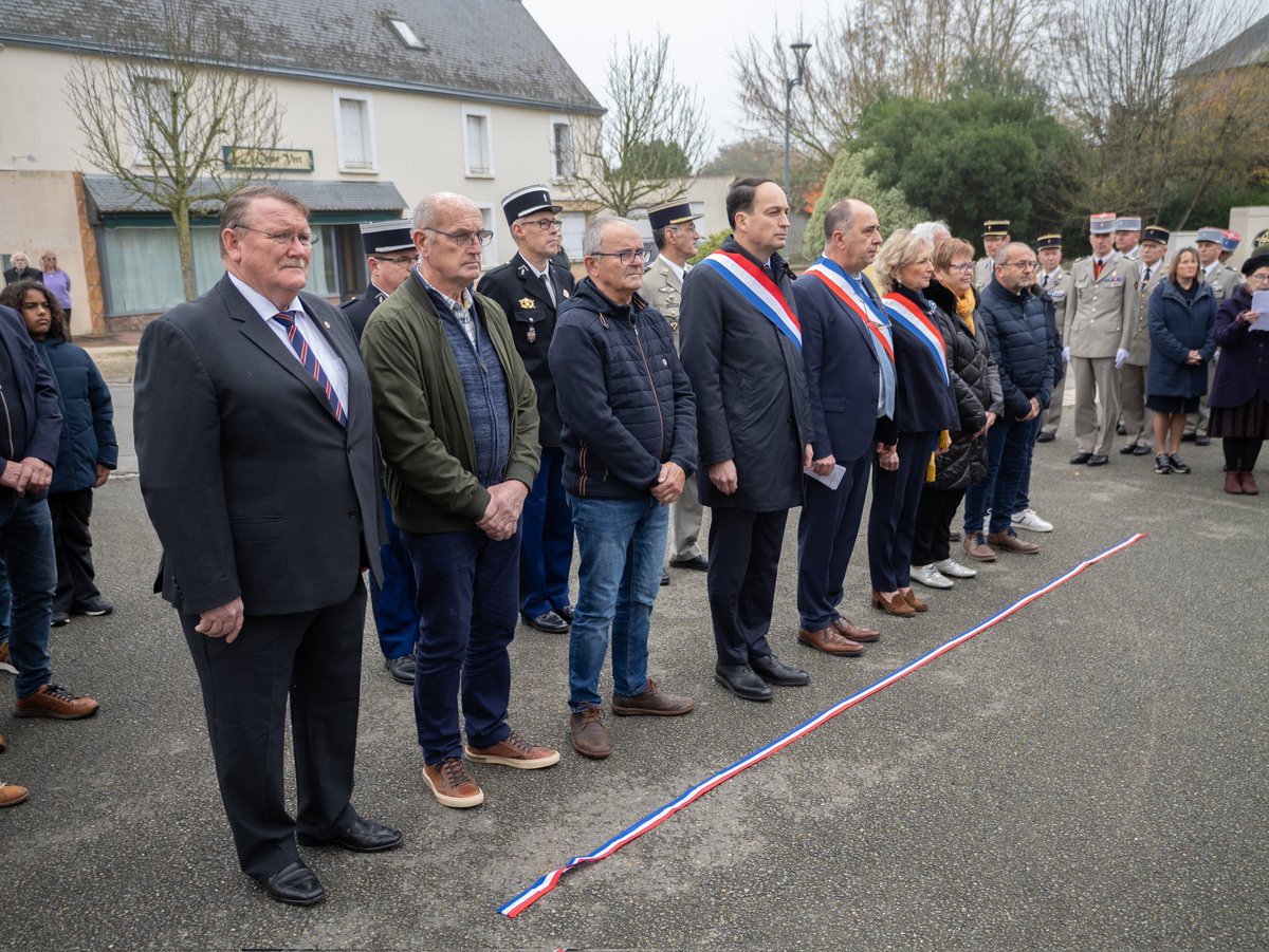 Cérémonie du 11 novembre à Congrier. Merci à toutes celles et ceux qui, très nombreux, nous ont accompagnés ce matin pour un hommage vibrant aux morts de toutes les guerres #plusjamaisça