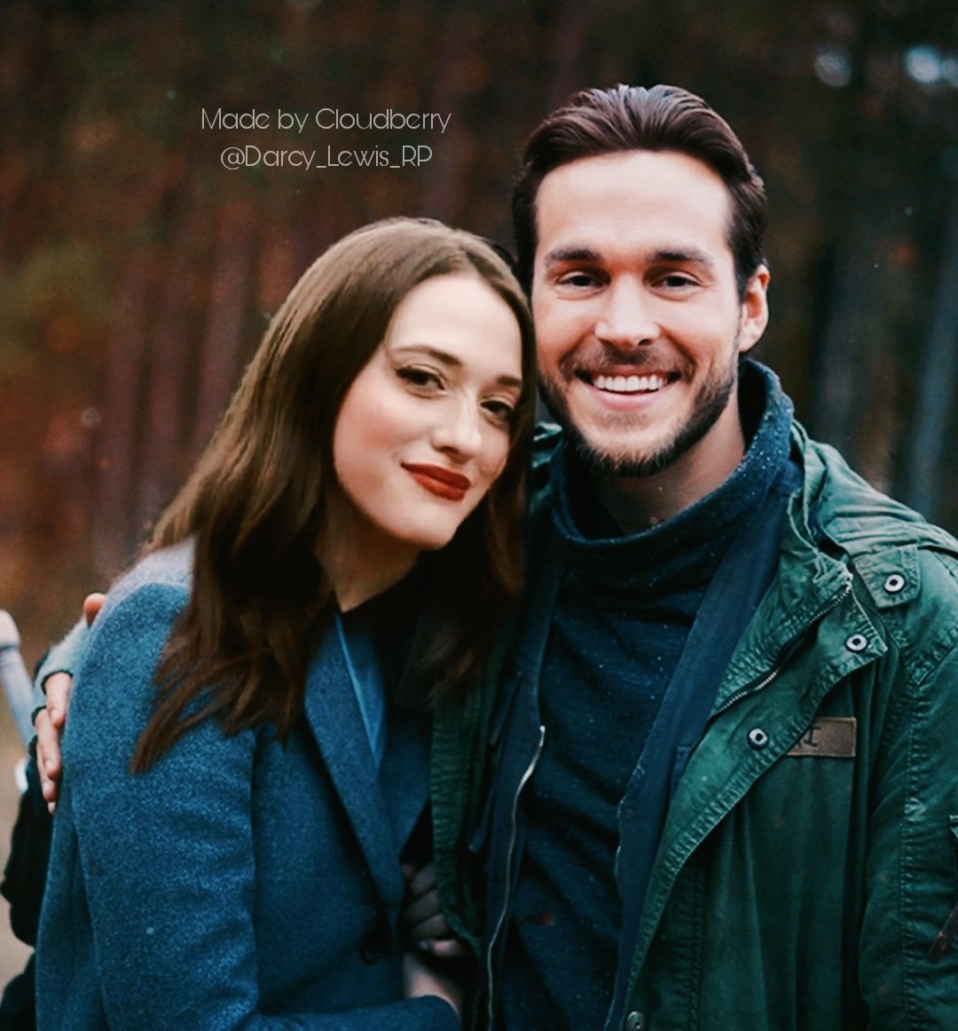 Darcy_Lewis_RP's tweet image. #MCM

Cuddled up to stay cozy on a chilly November day.