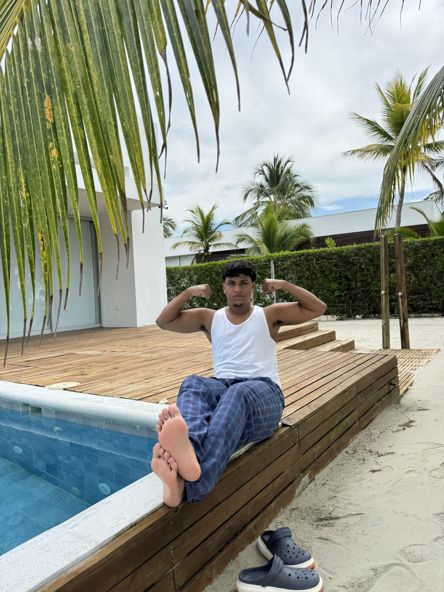 I know you can’t stop thinking about me, I know you can’t get my name out of your head, understand that your duty is to obey and that I should never work 
#findom