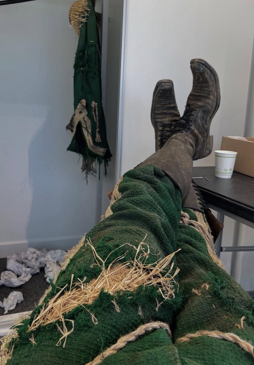 dearjbailey's tweet image. I love the details. 

📸 Photos shared by Fiyero’s double. @olivercharleswheeler