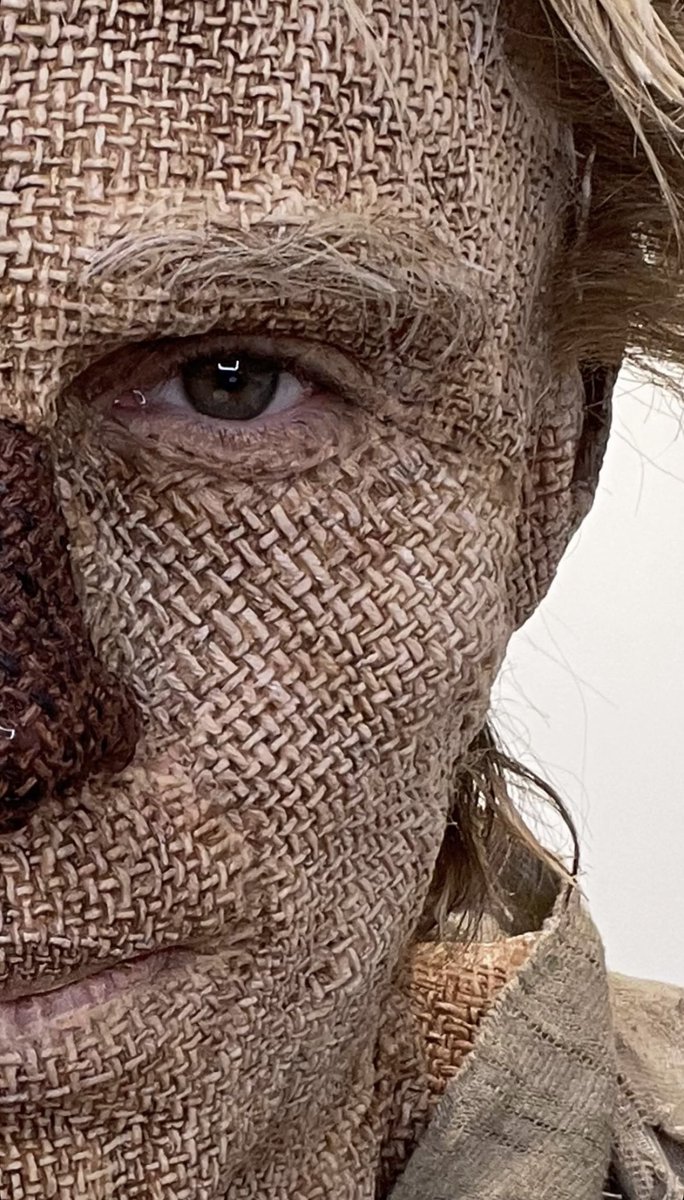 dearjbailey's tweet image. I love the details. 

📸 Photos shared by Fiyero’s double. @olivercharleswheeler