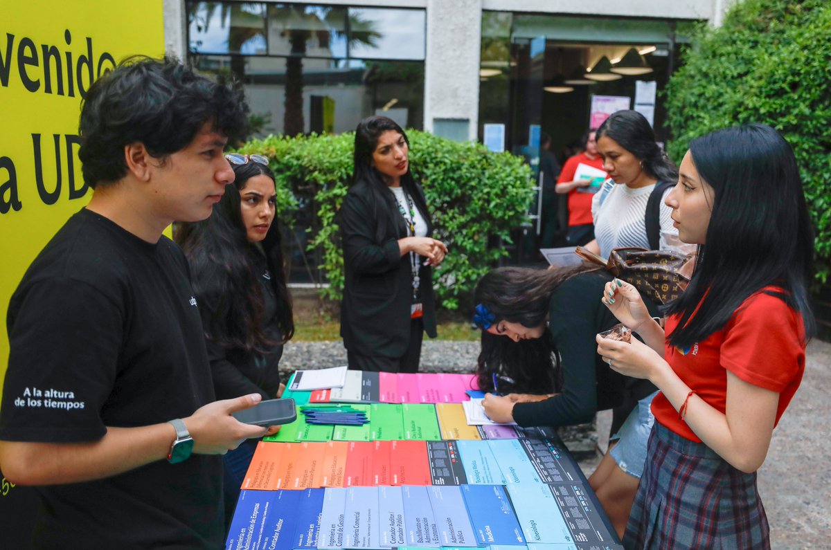 🤩 El pasado jueves 20 de noviembre se celebró la ceremonia de clausura del Programa de Atracción de Talentos de la FIC UDP, en la que se entregaron los diplomas a las y los estudiantes que finalizaron con éxito los talleres del programa.

📲 Visita ingenieriayciencias.udp.cl