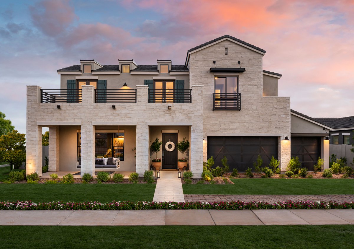 tollbrothers's tweet image. Elevate your holiday party experience with decor that highlights your home&apos;s most stunning spaces. 

Explore our holiday decoration guide to transform your favorite interior spaces for upcoming festivities: bit.ly/437Btj6