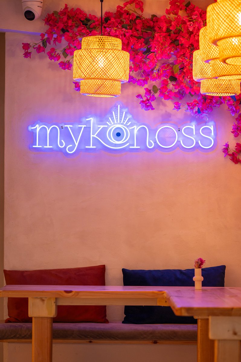 MykonosVictoria's tweet photo. A touch of Mykonos magic 🌸
Glowing lights, vibrant florals, and the iconic Mykonoss sign set the mood for a relaxed Mediterranean escape in the heart of Victoria.
#MykonossVictoria #GreekVibes #VictoriaLondon https://t.co/W1EAIx5Cko