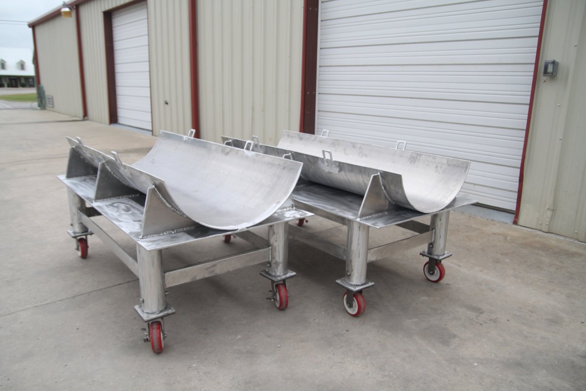 drinkwaterprod's tweet image. Big jobs need big tools. Our custom pig trays are built to handle the heavy work and make transport, storage, and maintenance simple. #PigTray #PipelineSolutions