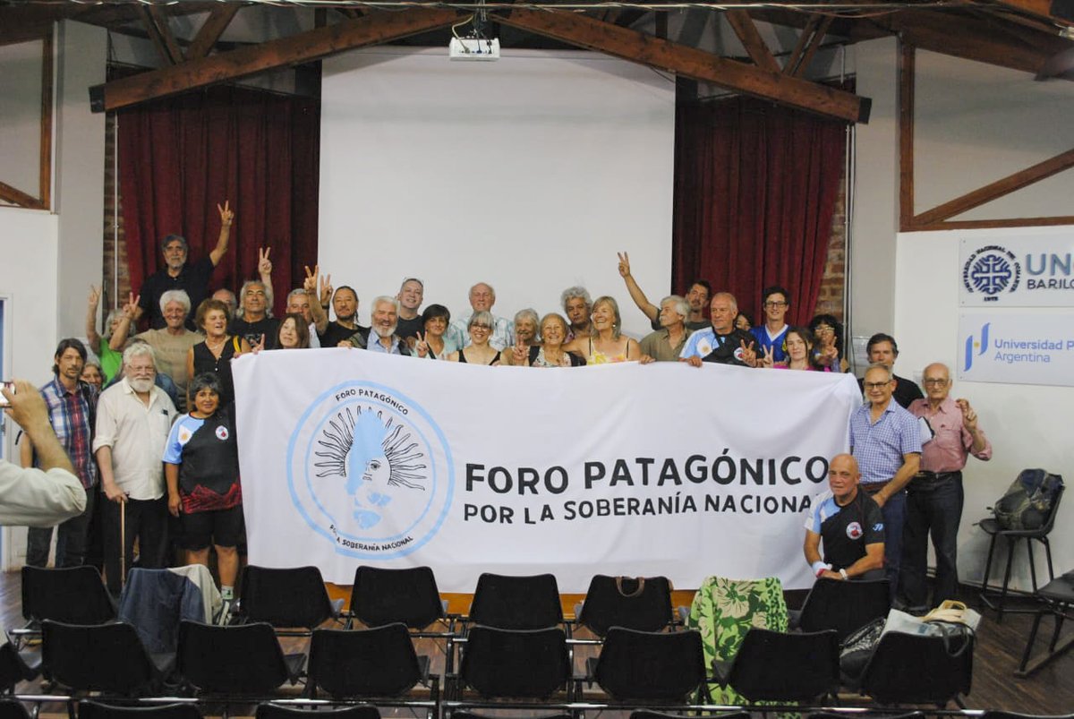 PatagonicoForo's tweet photo. Tercera jornada del Foro Patagónico por la Soberanía Nacional

Ayer en Bariloche, en el aula magna del CRUB, se reunió el Foro Patagónico con una amplia participación de diversos sectores políticos, culturales y académicos, convocados por la defensa de la Soberanía Nacional. https://t.co/OLApOrro7l