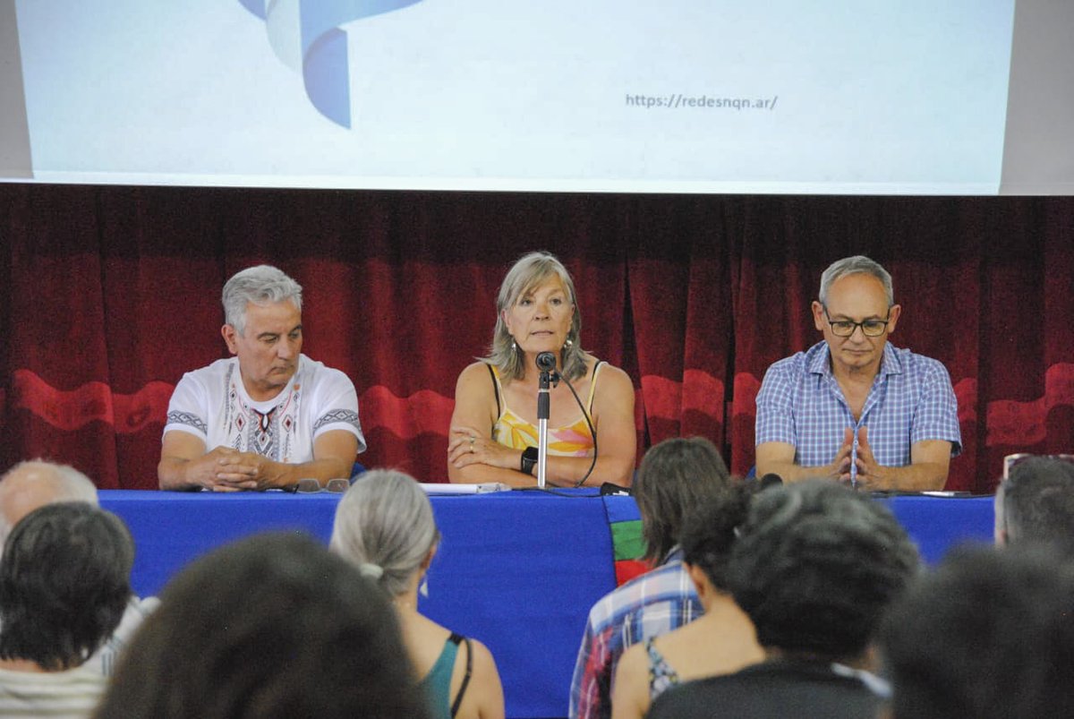 PatagonicoForo's tweet photo. Tercera jornada del Foro Patagónico por la Soberanía Nacional

Ayer en Bariloche, en el aula magna del CRUB, se reunió el Foro Patagónico con una amplia participación de diversos sectores políticos, culturales y académicos, convocados por la defensa de la Soberanía Nacional. https://t.co/OLApOrro7l
