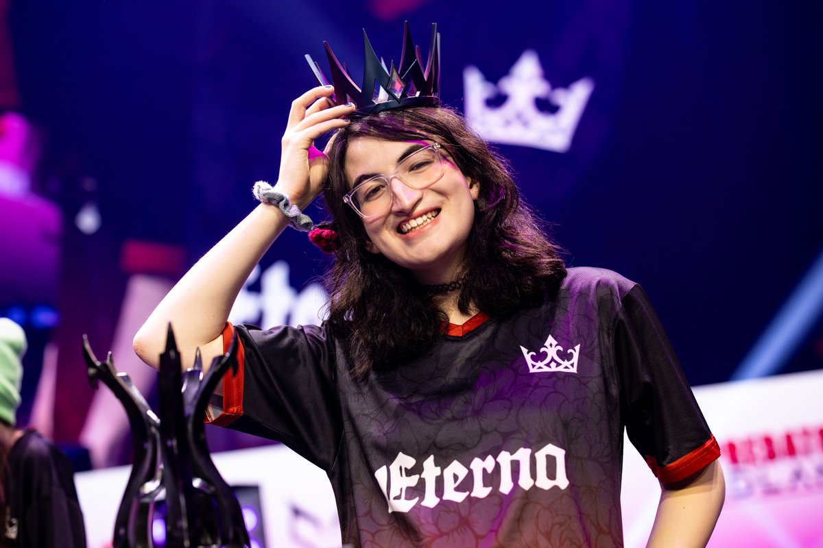 ivybnuuy's tweet image. Still working with @EternaGC, but open to offers

LFT Fem Scene Top for 2026

🥇 1st Place Game Changers Rising 
🥉 3rd/4th Nova Series Prelude

- High competitive drive
- Wide champion pool
- Extremely Adaptable

Discord: _starr or twitter dm

reference: @RdHausFoX @CoachYip