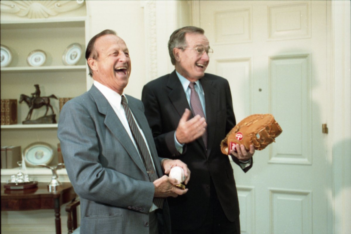 Bush41Library's tweet image. Stan Musial presents an autographed baseball glove to President Bush, and President Bush gives him an autographed baseball. They share a laugh afterward.

September 25, 1990

Photo ID: P15969-08

#bush41 #bush41library #bush41museum
