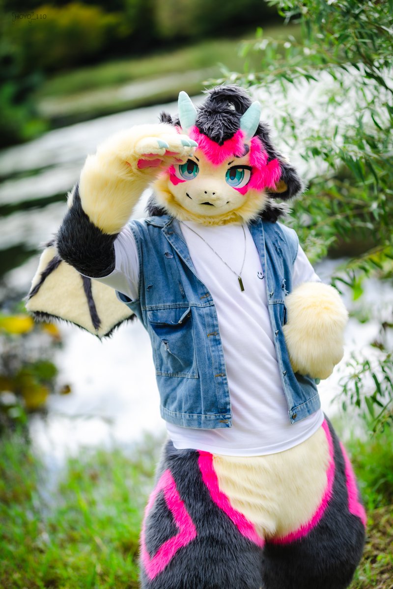 🫡

📸 : <a href="/HOYO_110/">HOYO (호요)</a> 
#FursuitEveryday