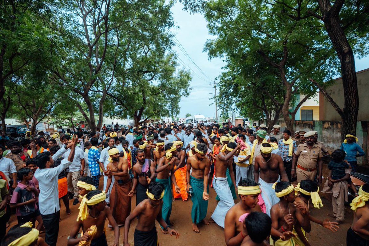 NainarBJP's tweet image. இன்றைய தினம் &quot;தமிழகம் தலை நிமிர தமிழனின் பயணம்&quot; யாத்திரையின் ஒரு பகுதியாக தேனி மாவட்டம் கரட்டுப்பட்டி மக்களின் வாழ்வதாரத்தை காக்க மலைமாடுகளுக்கான மற்றும் அந்த மாடுகள் இனத்தை இன்று வரை தேனி மலை மாடுகள் அழியாமல் பாதுகாக்கும் அந்த மக்களுக்கான கோரிக்கைகள் மற்றும் விவசாயிகளின்…