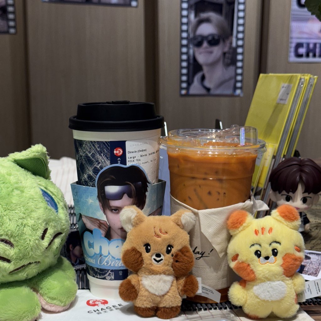 wanwanq2's tweet image. สามงานสองวันรวมเรียน💪🏻😭