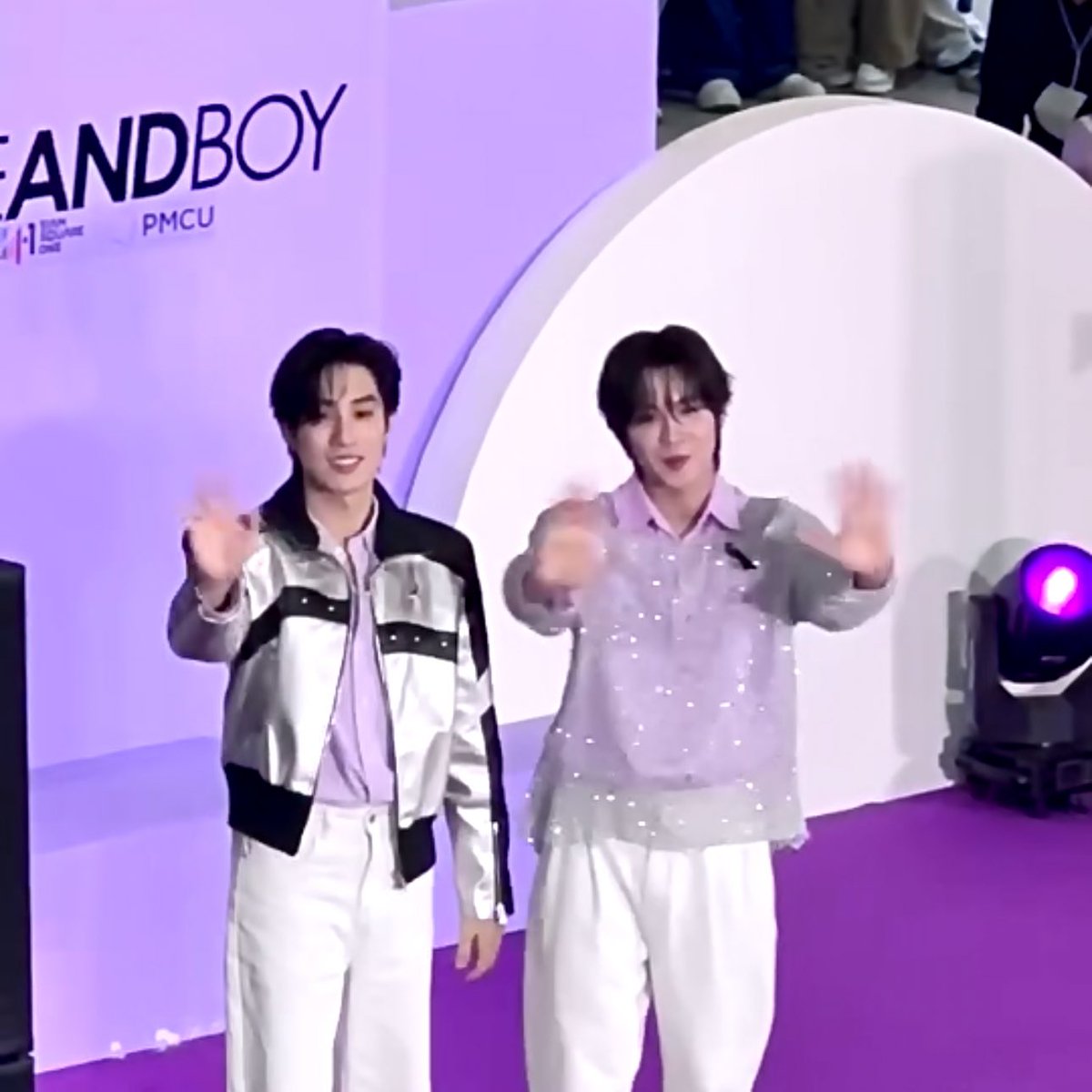 wanwanq2's tweet image. สามงานสองวันรวมเรียน💪🏻😭