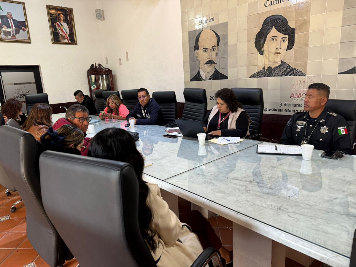 SICOMAmozoc's tweet image. 🫡 #SICOMAmozoc participa en la vigésima segunda reunión interinstitucional de la #Microrregión17, donde las dependencias estatales y municipales acuerdan acciones en favor de la ciudadanía. 🏙️