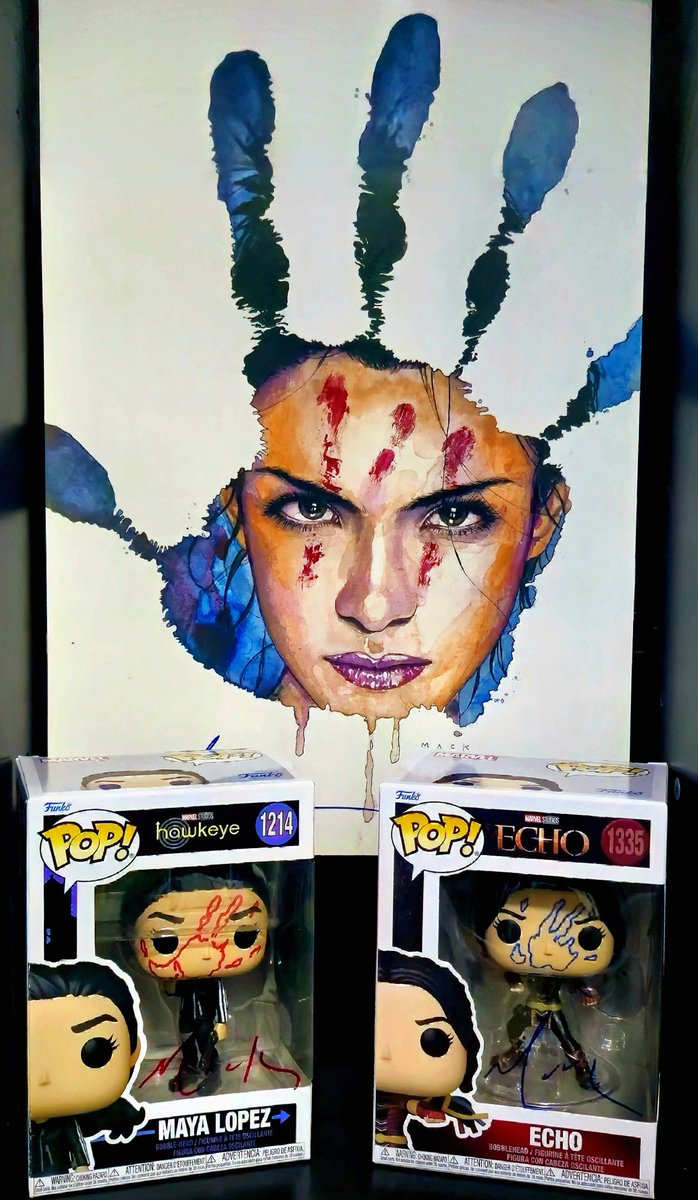 ADriftingNerd's tweet image. Ok ok I&apos;ll bring her to #ECCC 😆