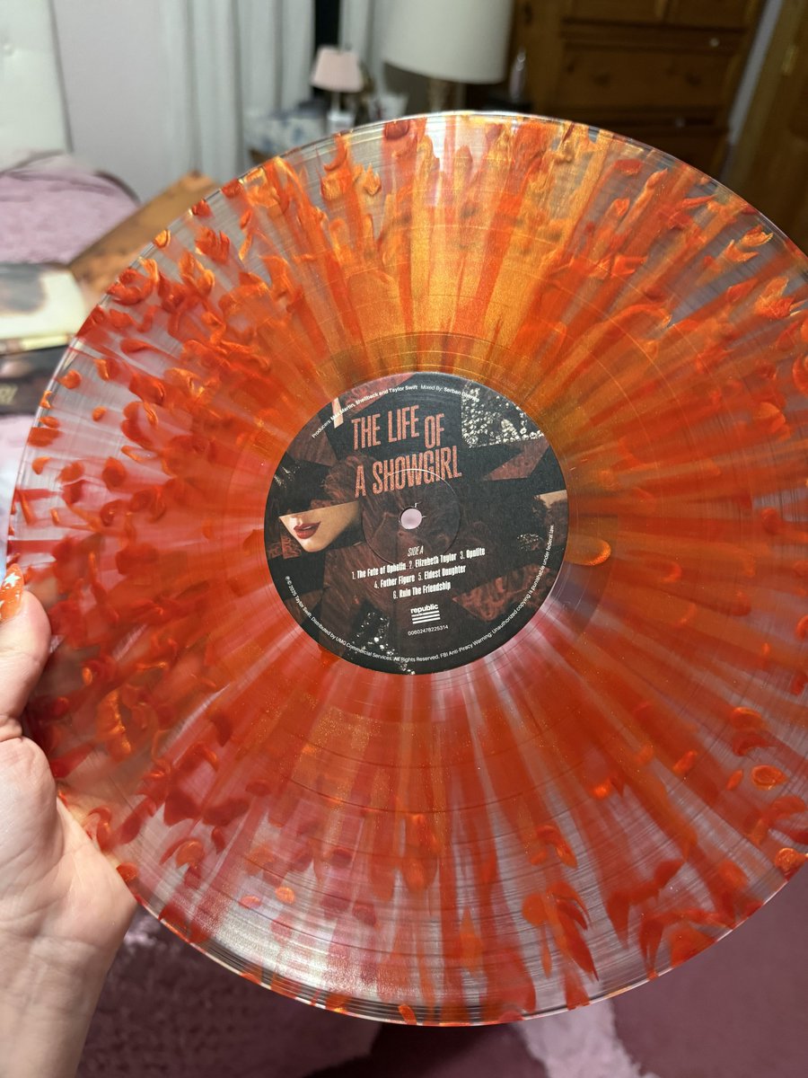 canubaileeveit's tweet image. these are so similar to the one they already released lol what’s the point