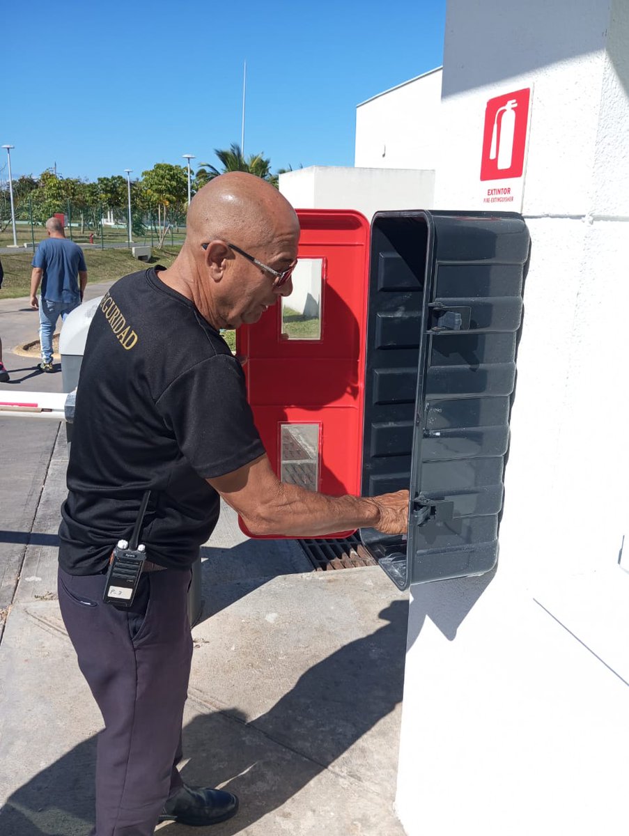 JasielOjito's tweet image. En saludo a la Jornada de Seguridad y Salud en el Trabajo se realizó en Plaza Oaisis un fructífero trabajo voluntario. Seguimos apostando por el compromiso y cuidado colectivo.👏💪
#NuestraGente #TeamGaviota