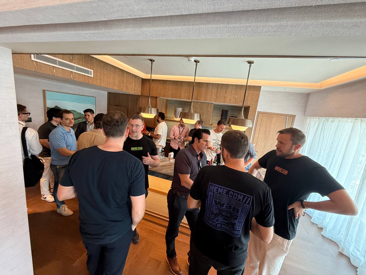 MH3NFT's tweet image. The caliber of new members joining Introduction.com is incredible.

With a global event series for our syndicate, close friends, and members.

Just in the last 3 months:

- Partner, a16z
- Head of Crypto, Visa
- Senior Designer, Circle
- Chief Revenue Officer, BitGo
- VP &amp;amp;…