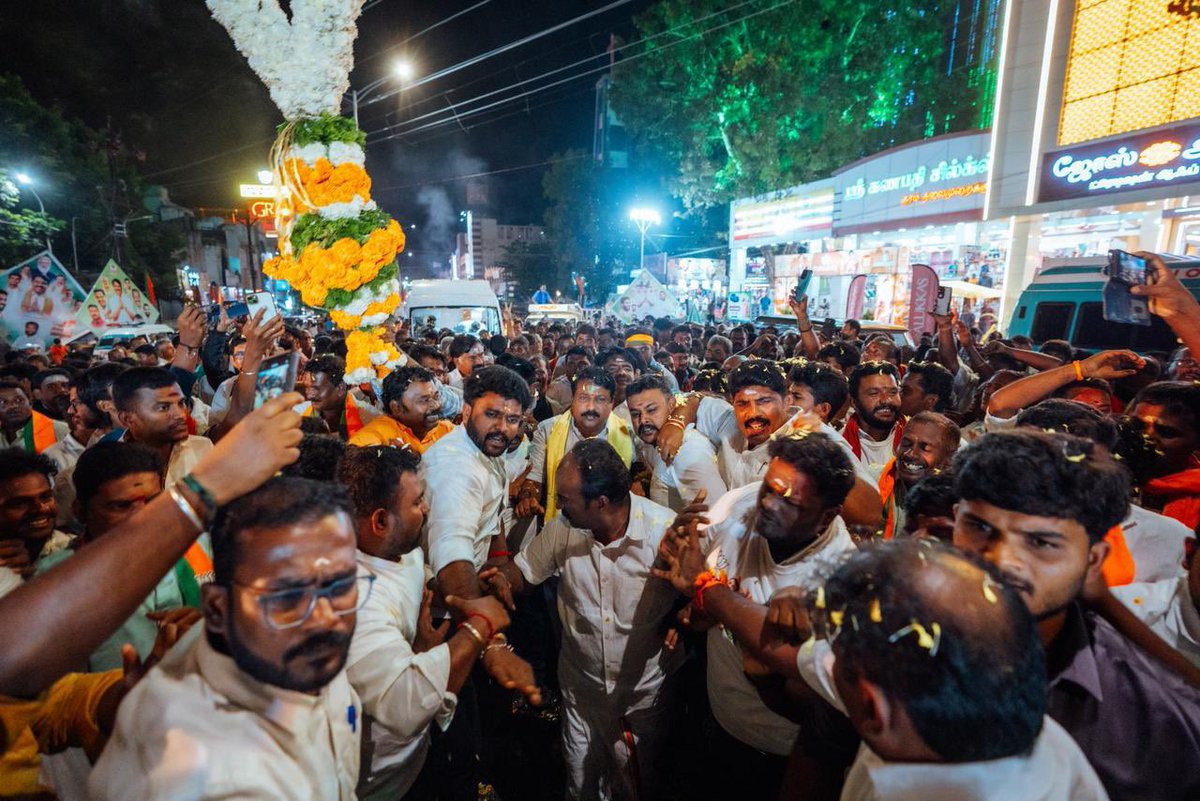 NainarBJP's tweet image. 2026ல்,200 தொகுதிகள் நமக்கே...

இது தான் இறைவன் போட்டு வைத்திருக்கும் கணக்கே...

ஆட்சி மாற்றம் தமிழகத்தில்  ஏற்படப் போகிறது விரைவிலே...

மக்கள் மனம் கவர்ந்த மாண்புமிகு பாரதப் பிரதமர் திரு.நரேந்திர மோடி அவர்களின் வழியிலே...

 எங்கிருந்தாலும் திரும்பிப்  பார்க்க வைத்துவிடும்…