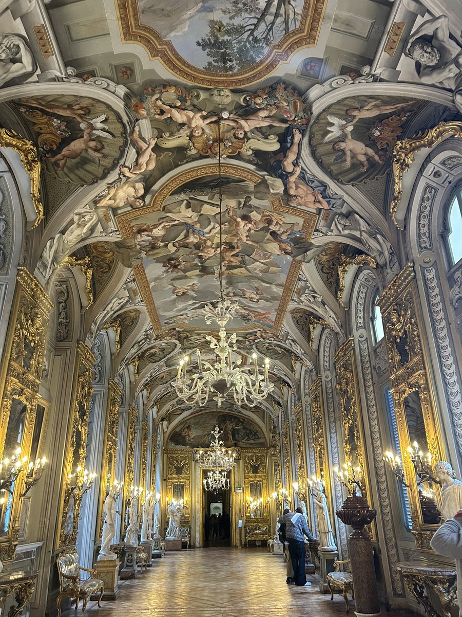 Trobar la pintura exacta de Pieter Brueghel que vaig treballar amb els meus alumnes de sisè en els mesos post pandèmia ha estat una sorpresa immensa! Evidentment entre altres meravelles. A la Galleria Dòria Pamphilj de Roma. <a href="/sempre_mariner/">vent blau 〰️</a>