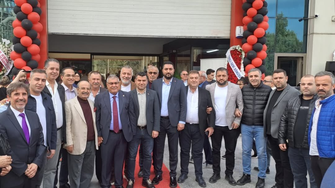 Önceki dönemler İzmir Milletvekilimiz İlhan Kaya’nın oğlu Yusuf Kaya’nın, Atekcar adlı işyerinin Bornovamıza hayırlı olmasını, bol kazanç ve başarılar getirmesini temenni ediyorum.

‘’Adımız Kardeşlik Soyadımız TÜRKİYE’’

Cihan DAĞLIER
AK Parti Bornova İlçe Başkanı