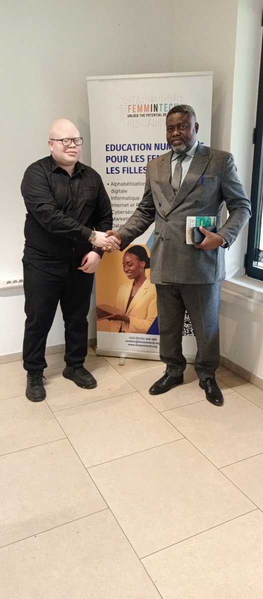 Femmintech_'s tweet image. Kinshasa, le 24 novembre 2025

FEMM’IN TECH &amp;amp; le Ministère de l’Économie numérique ont échangé sur un programme 2026 visant à former les femmes officiers des FARDC, PNC &amp;amp; services de sécurité.

#FEMMINTECH #InclusionNumérique #LeadershipFéminin #RDC #PNC #ForcesArméesRDC