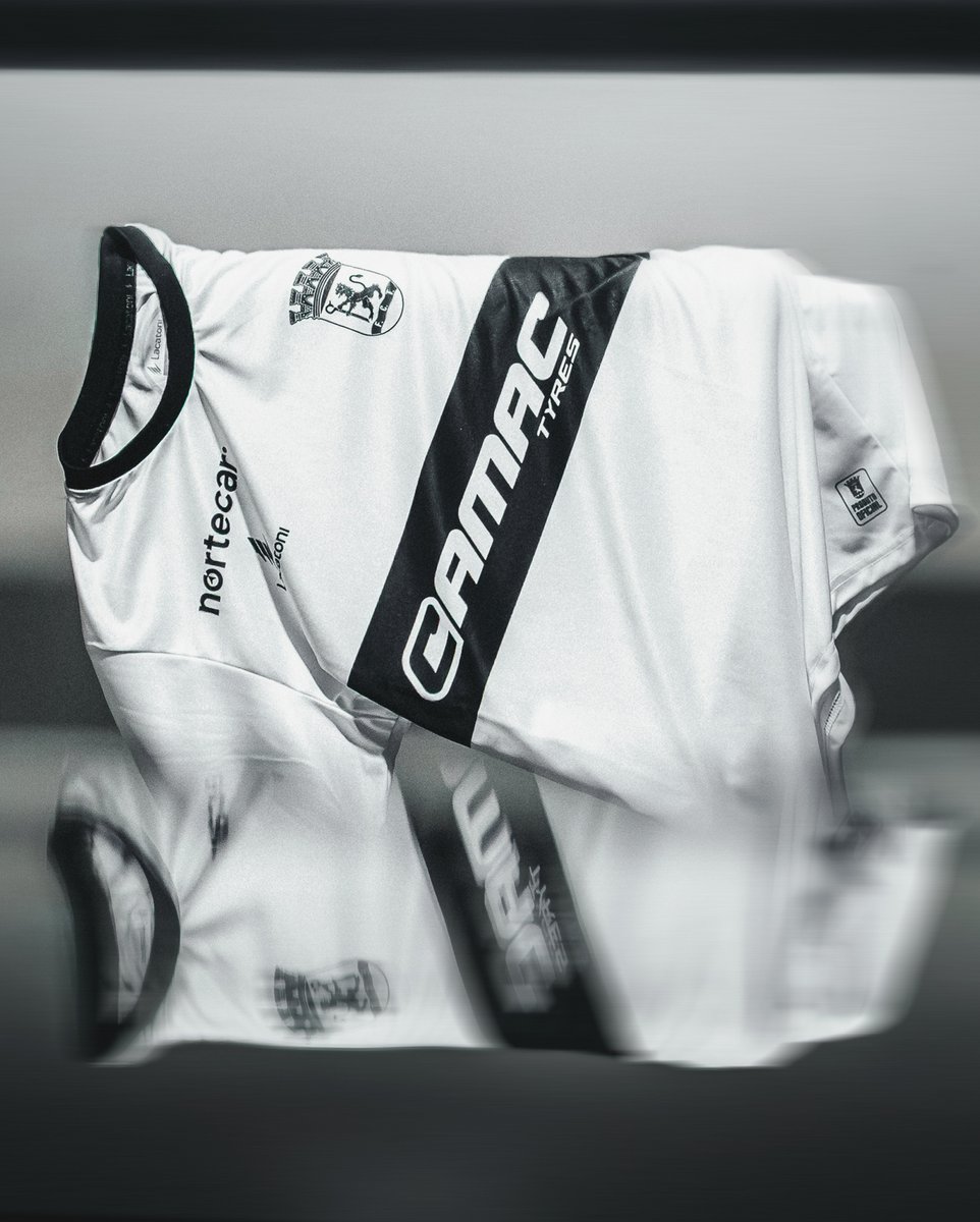 𝘋𝘢 𝘤𝘰𝘳 𝘲𝘶𝘦 𝘩𝘰𝘯𝘳𝘢 𝘰 𝘤𝘭𝘶𝘣𝘦 𝘢𝘰 𝘦𝘴𝘤𝘶𝘥𝘰 𝘲𝘶𝘦 𝘳𝘦𝘱𝘳𝘦𝘴𝘦𝘯𝘵𝘢 𝘶𝘮𝘢 𝘤𝘪𝘥𝘢𝘥𝘦 𝘪𝘯𝘵𝘦𝘪𝘳𝘢 — 𝘤𝘢𝘥𝘢 𝘥𝘦𝘵𝘢𝘭𝘩𝘦 𝘦́ 𝘧𝘦𝘪𝘵𝘰 𝘤𝘰𝘮 𝘢 𝘢𝘶𝘵𝘦𝘯𝘵𝘪𝘤𝘪𝘥𝘢𝘥𝘦 𝘲𝘶𝘦 𝘰 <a href="/FTirsense/">Futebol Clube Tirsense</a>  𝘮𝘦𝘳𝘦𝘤𝘦.