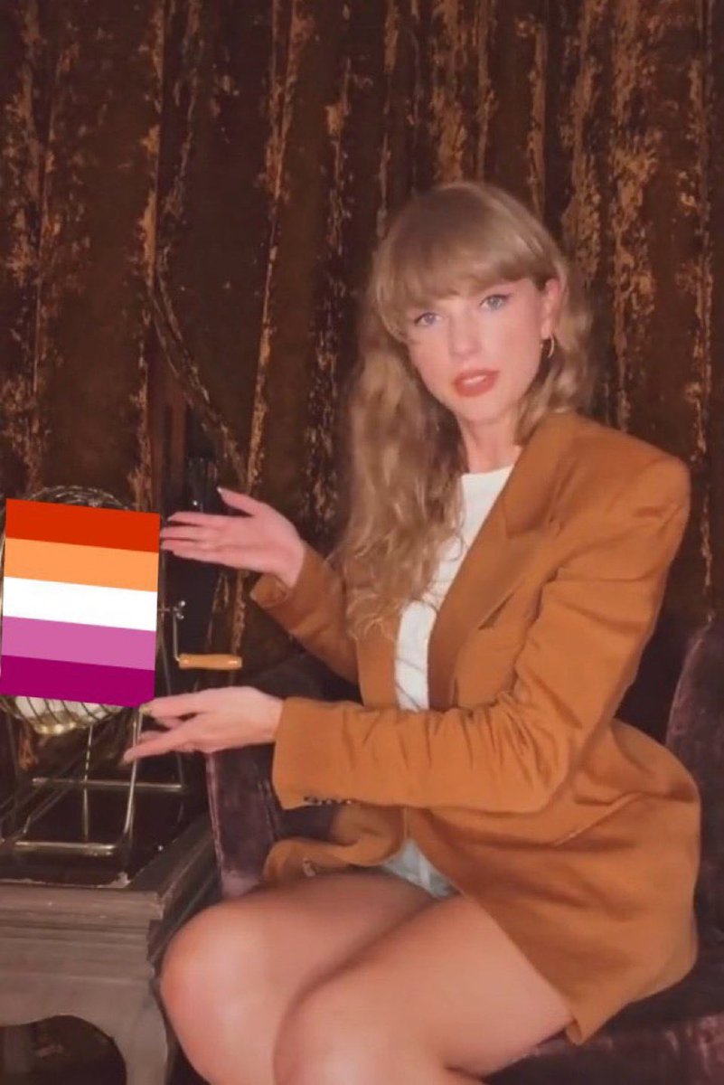 so i look in people’s windows like i’m some deranged weirdo i attend christmas parties from outside